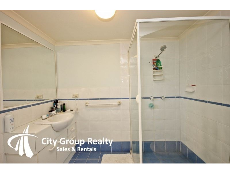 2 Mountainview Ave, Miami QLD 4220