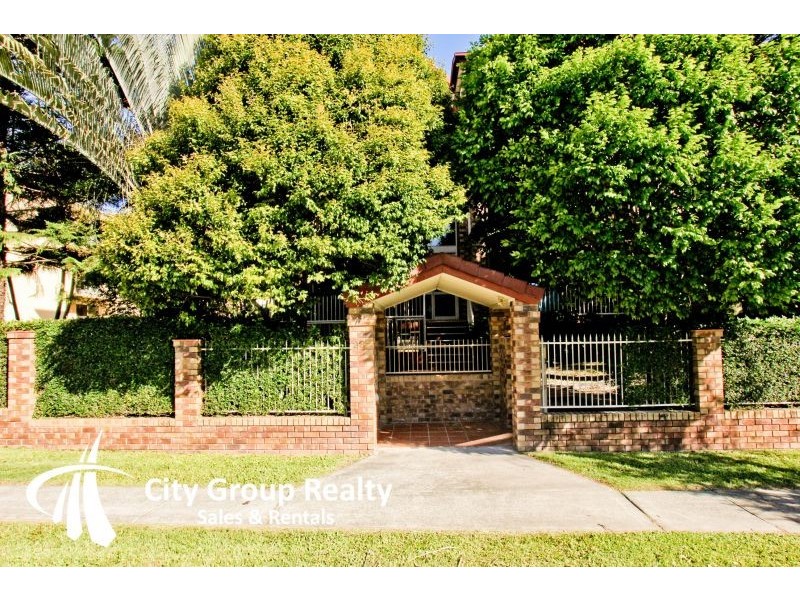 28 Sykes Court, Southport QLD 4215