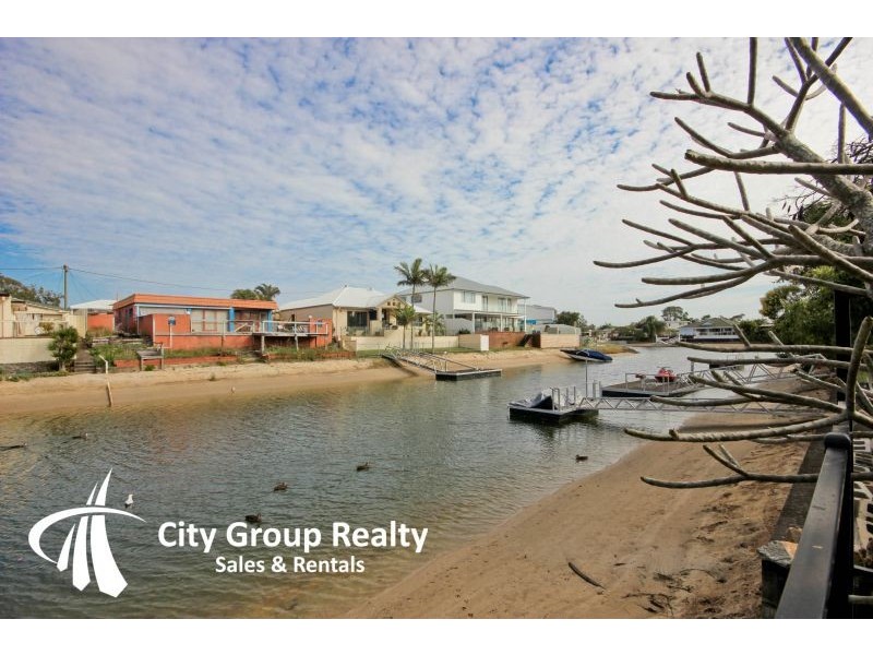 5 Coral Gables Key, Broadbeach Waters QLD 4218
