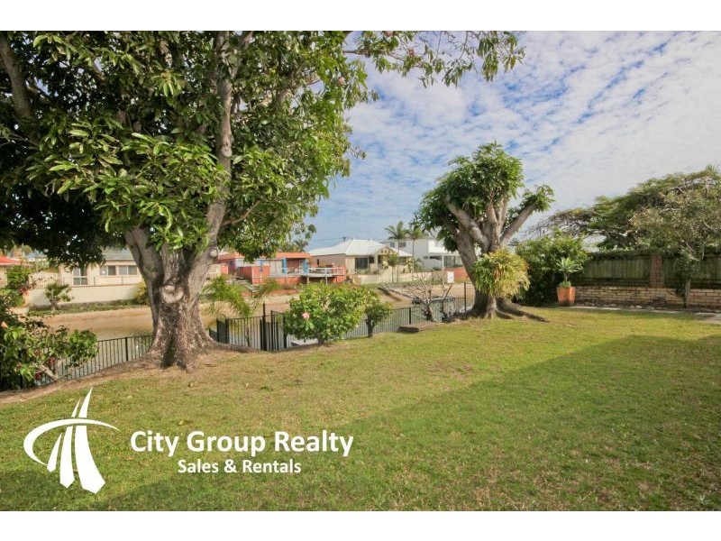 5 Coral Gables Key, Broadbeach Waters QLD 4218