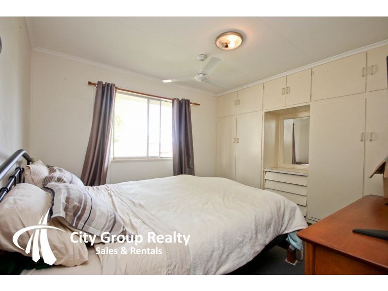 5 Coral Gables Key, Broadbeach Waters QLD 4218