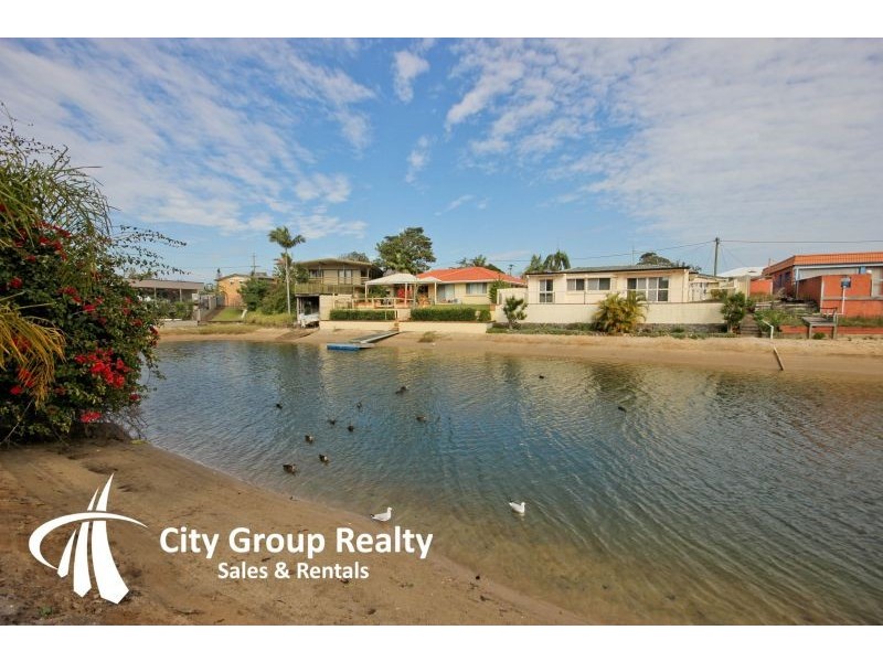 5 Coral Gables Key, Broadbeach Waters QLD 4218