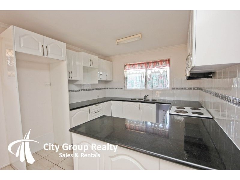 9 Bermuda Street, Broadbeach Waters QLD 4218