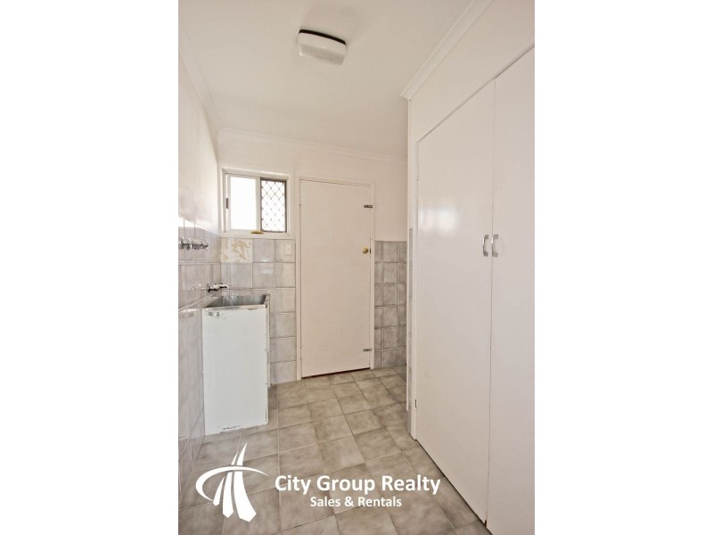 9 Bermuda Street, Broadbeach Waters QLD 4218