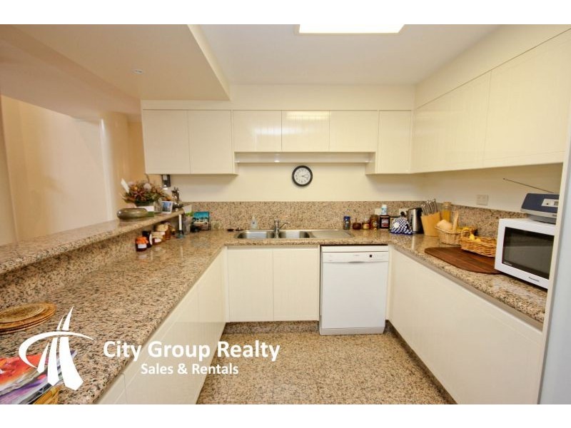 125 Santa Cruz Blvd, Clear Island Waters QLD 4226