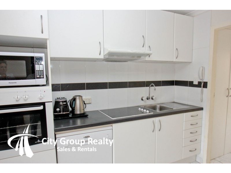 35 Burra Street, Surfers Paradise QLD 4217