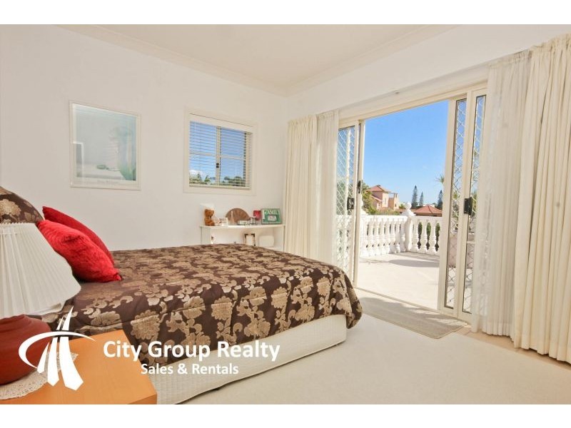 Broadbeach Waters QLD 4218