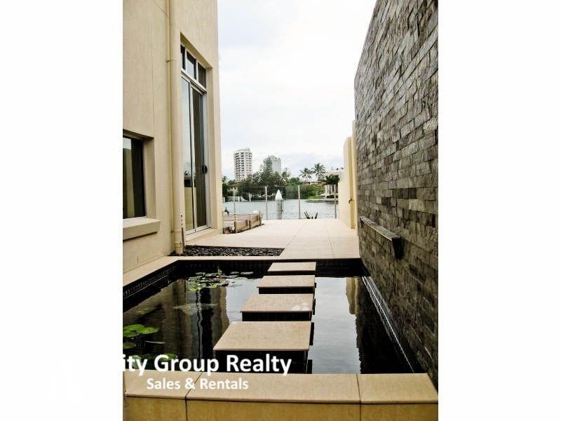 Chevron Island QLD 4217