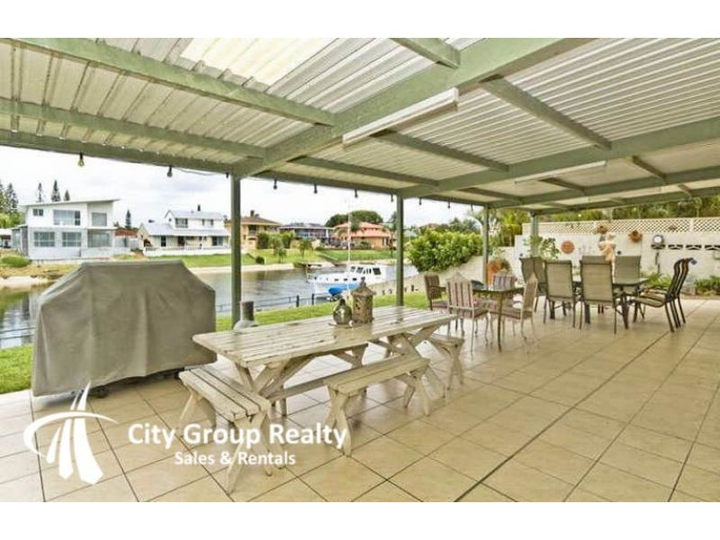 6 Rudder Court, Mermaid Waters QLD 4218