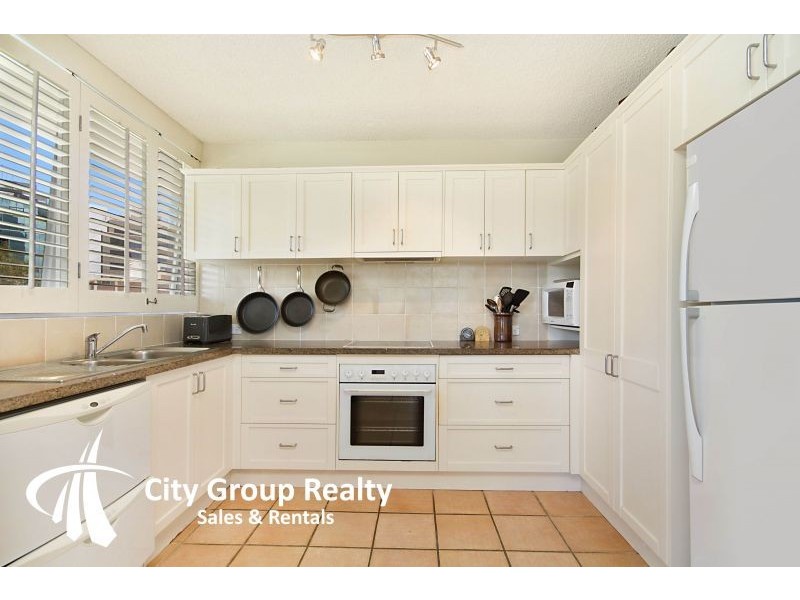 32 Riverview Pde, Surfers Paradise QLD 4217