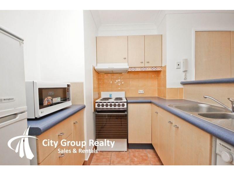 20 Anne Street, Broadbeach QLD 4218