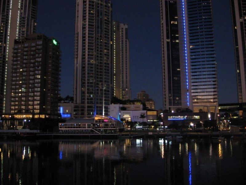 . Tarcoola Cres, Chevron Island QLD 4217