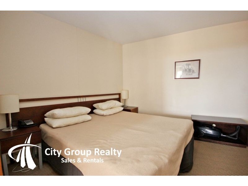 “Savannah” 42 Surf Parade, Broadbeach QLD 4218