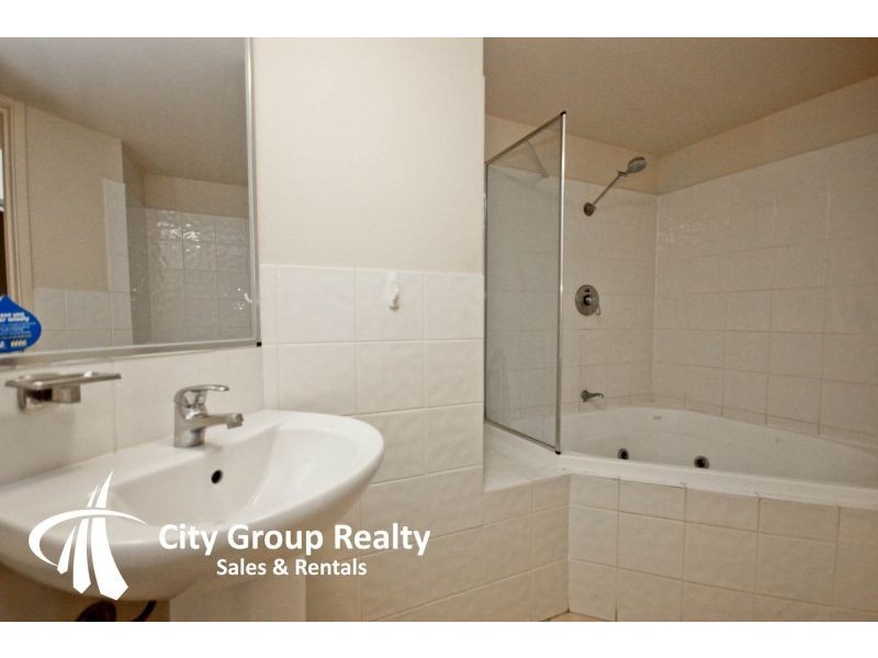 “Savannah” 42 Surf Parade, Broadbeach QLD 4218