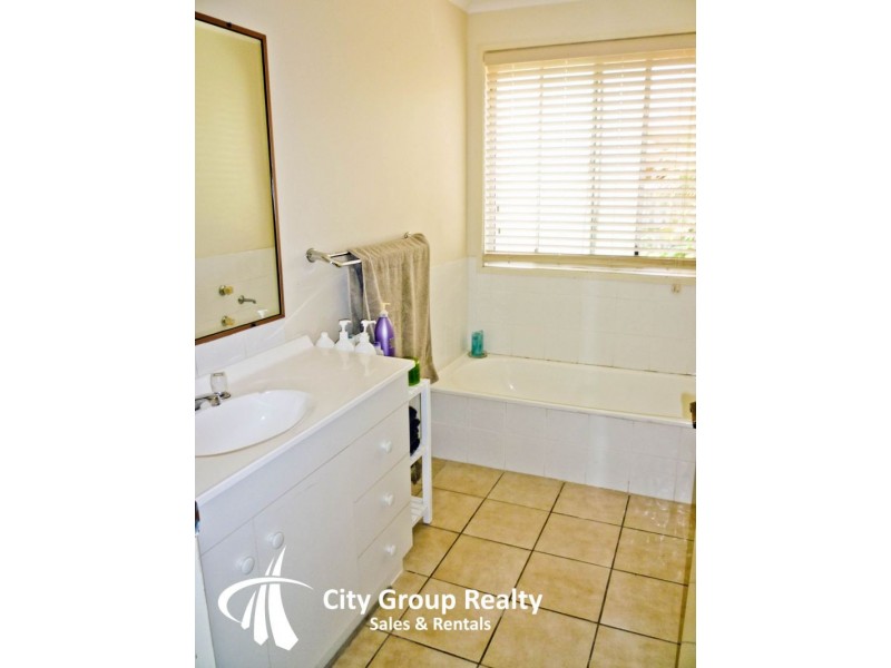 75 Cypress Drive, Broadbeach Waters QLD 4218