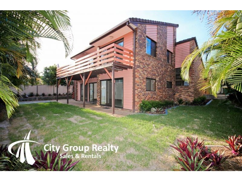 8 Wistaria Avenue, Southport QLD 4215