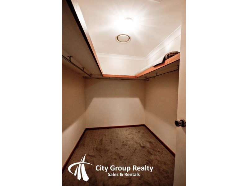 8 Wistaria Avenue, Southport QLD 4215