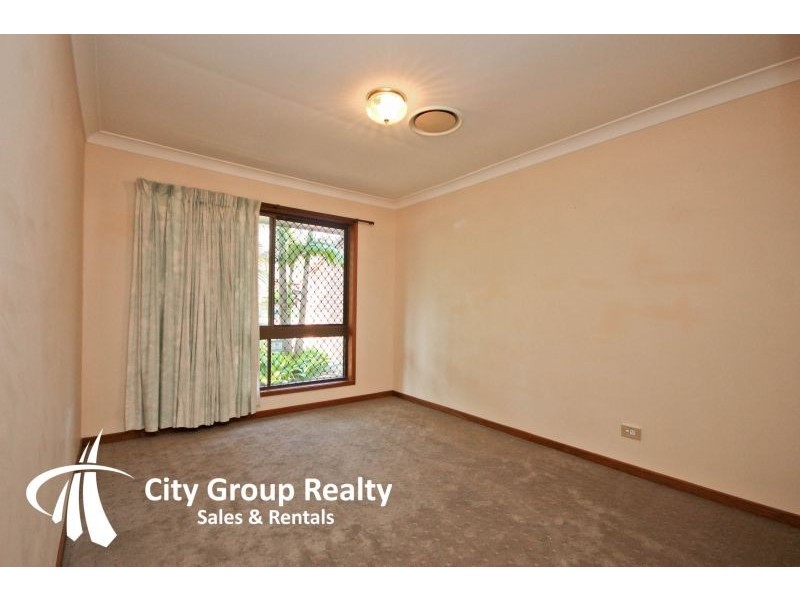 8 Wistaria Avenue, Southport QLD 4215