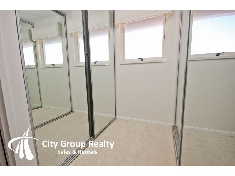 7 Britannia Ave, Broadbeach QLD 4218