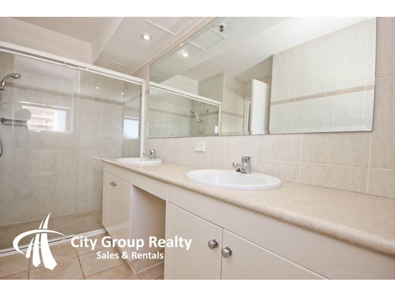 7 Britannia Ave, Broadbeach QLD 4218