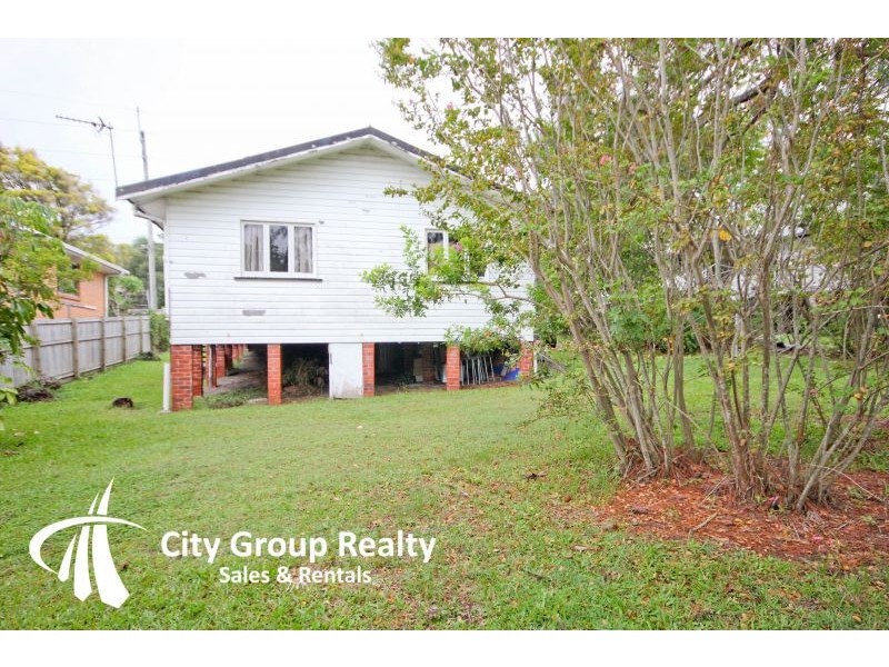 2.82 Eugaree Street, Southport QLD 4215