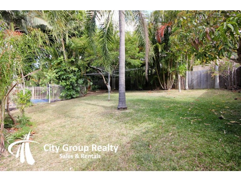 18 Mirreen Drive, Tugun QLD 4224