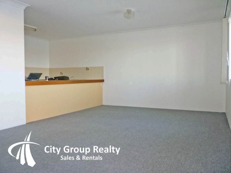 33 Duet Drive, Mermaid Waters QLD 4218