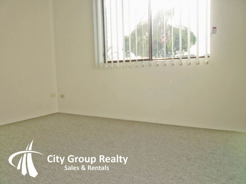 33 Duet Drive, Mermaid Waters QLD 4218