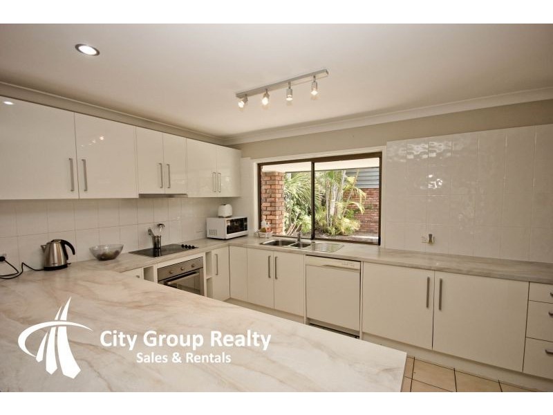 Broadbeach Waters QLD 4218