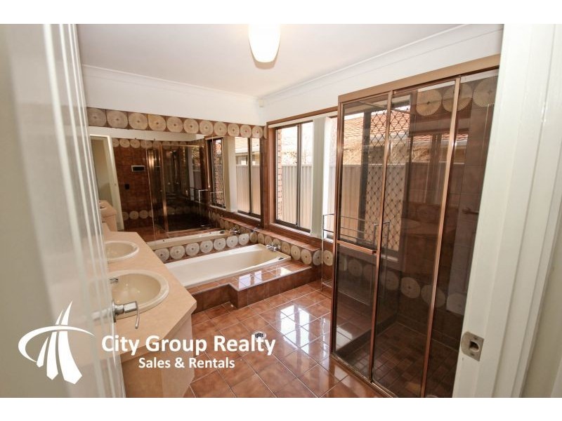 Broadbeach Waters QLD 4218