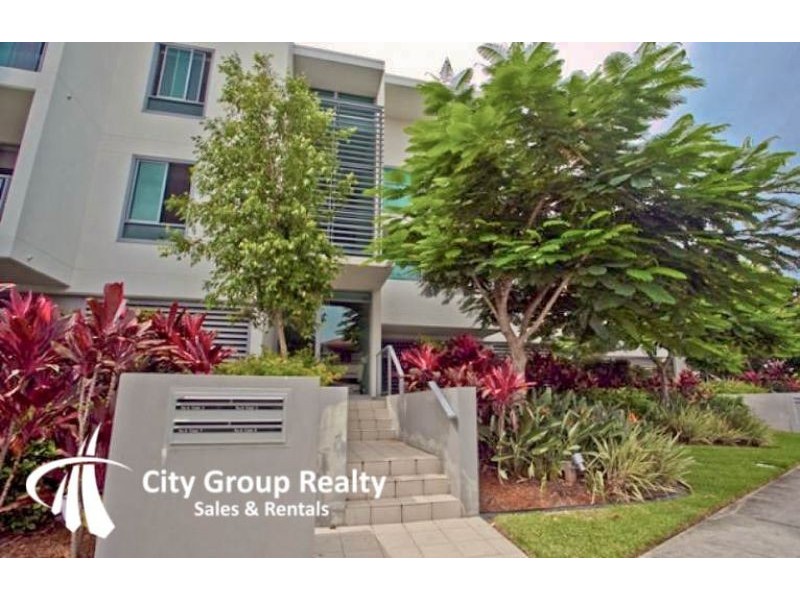 2 Miami Key, Broadbeach Waters QLD 4218