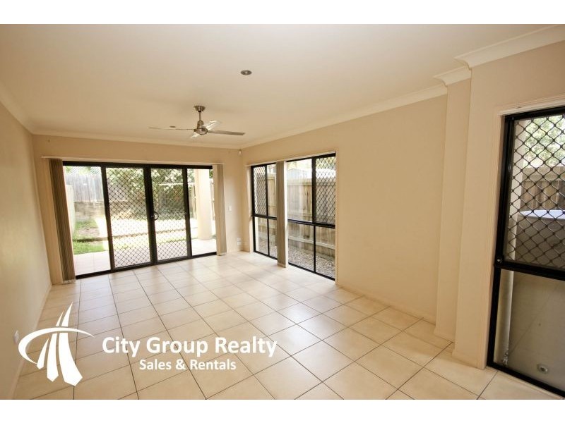 2/16. Twenty Seventh Av, Palm Beach QLD 4221