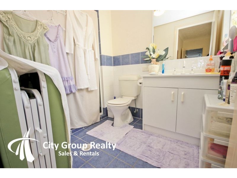 30-36 Burra Street, Chevron Island QLD 4217