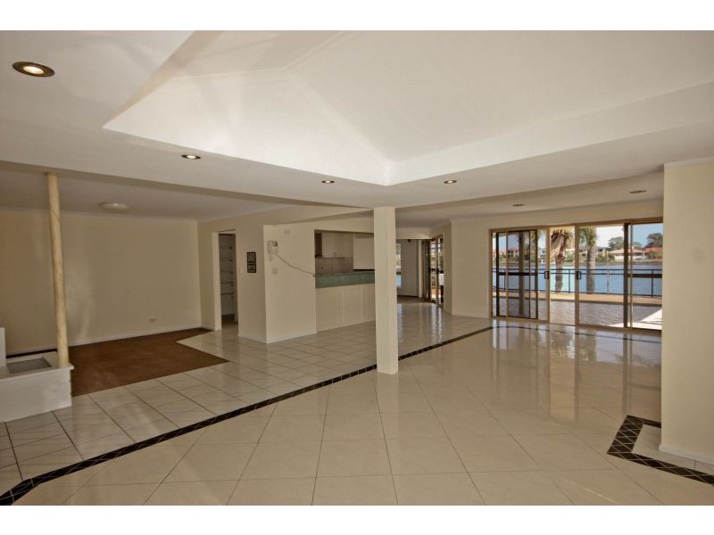 53 Intrepid Drive, Mermaid Waters QLD 4218