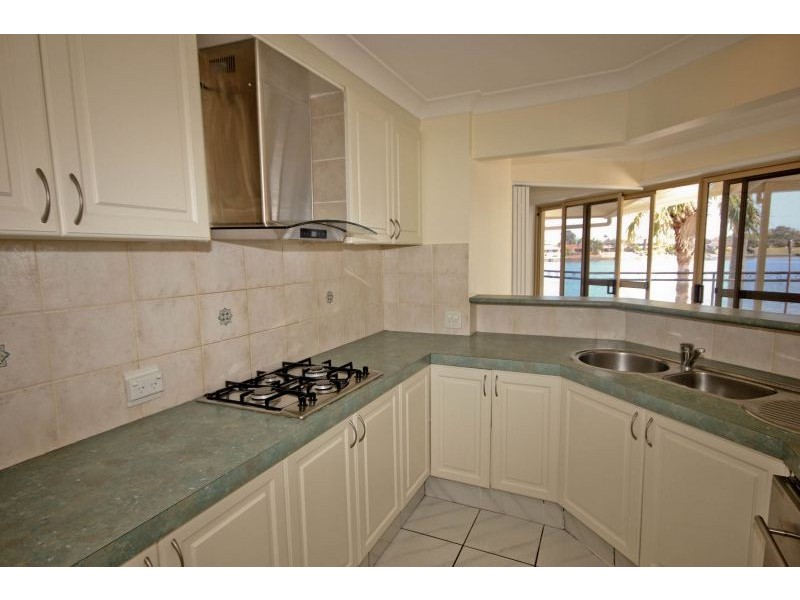 53 Intrepid Drive, Mermaid Waters QLD 4218