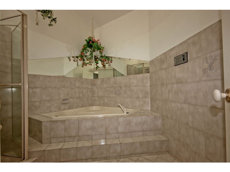 53 Intrepid Drive, Mermaid Waters QLD 4218