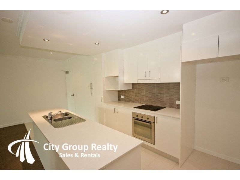 2 Miami Key, Broadbeach QLD 4218