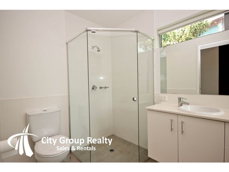 2 Miami Key, Broadbeach QLD 4218