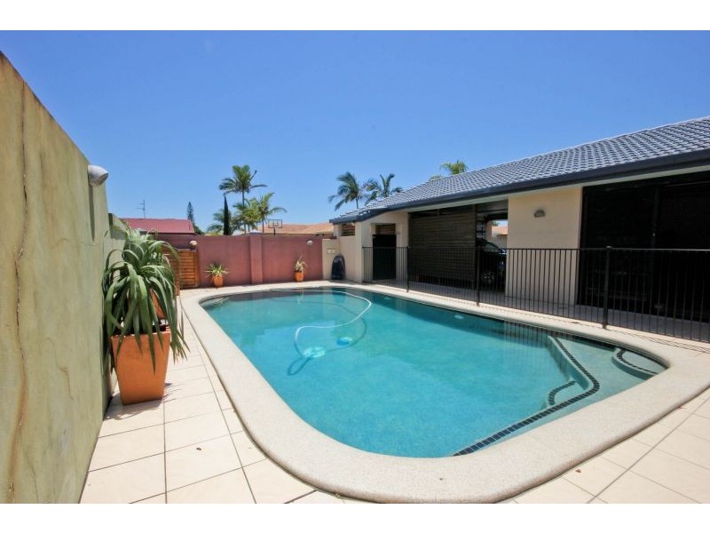 6 Rudder Court, Mermaid Waters QLD 4218