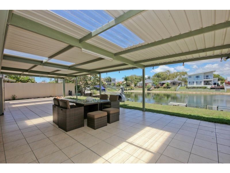 6 Rudder Court, Mermaid Waters QLD 4218