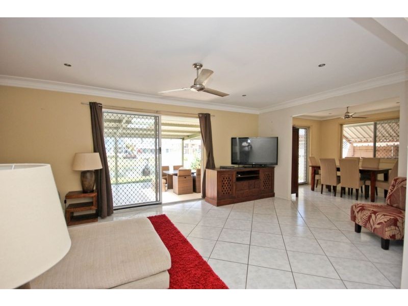 6 Rudder Court, Mermaid Waters QLD 4218