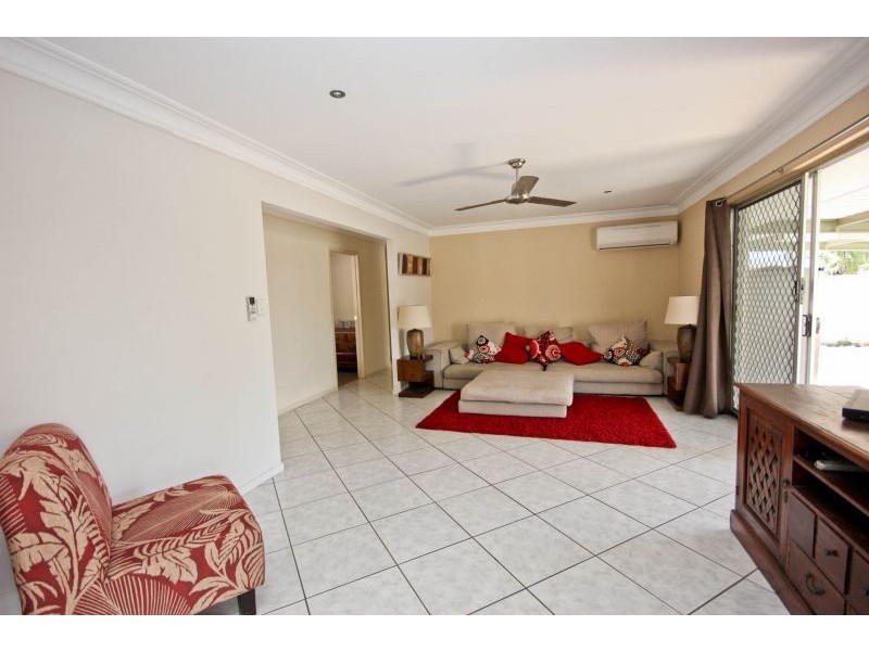 6 Rudder Court, Mermaid Waters QLD 4218