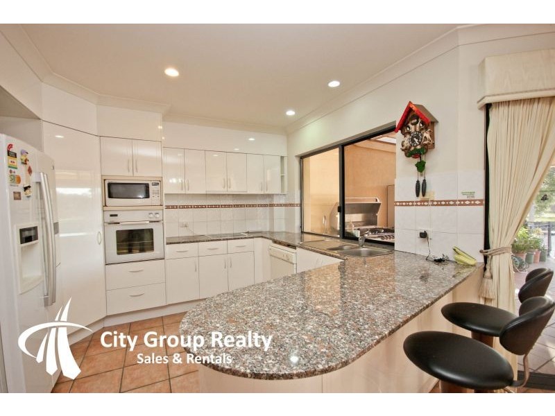 Clear Island Waters QLD 4226