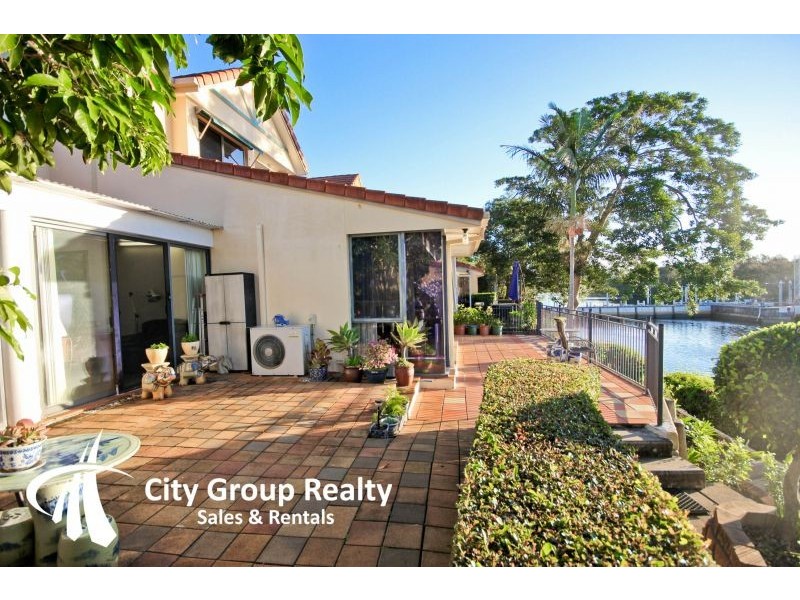 Clear Island Waters QLD 4226