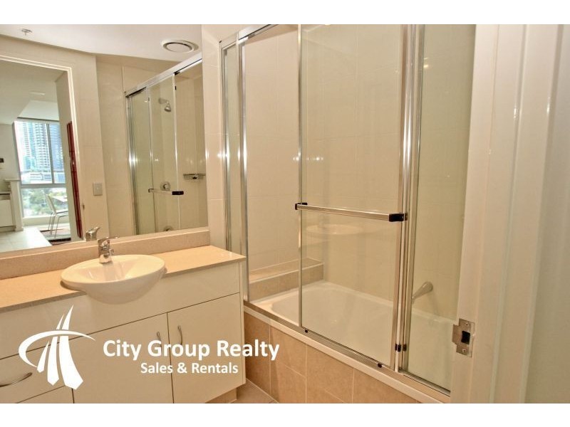 1 Como Crescent, Southport QLD 4215