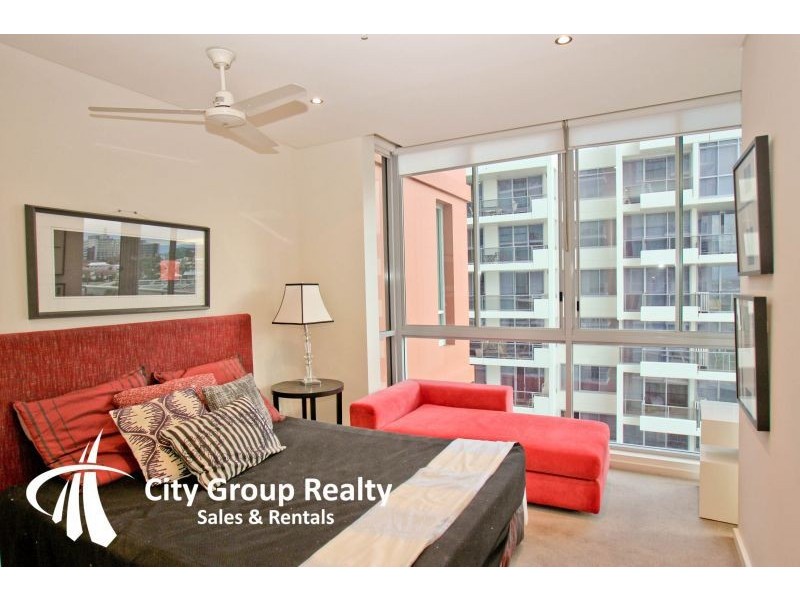 1 Como Crescent, Southport QLD 4215