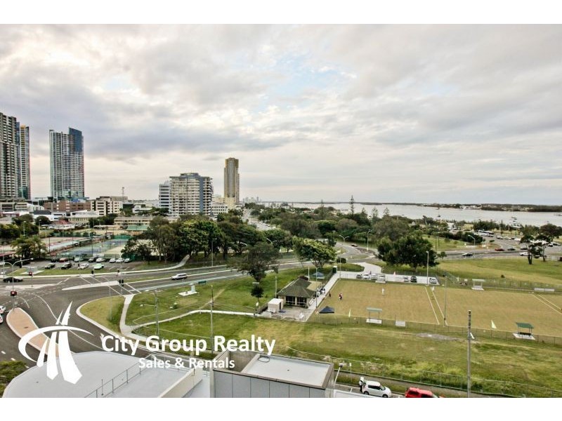 1 Como Crescent, Southport QLD 4215