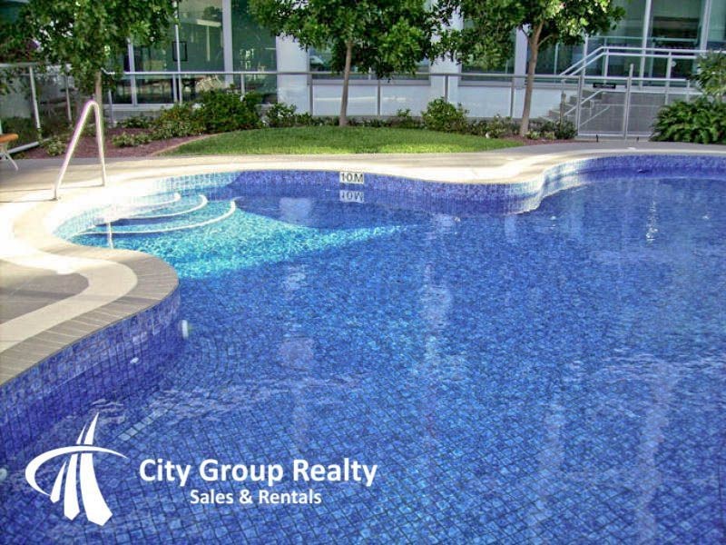 1 Como Crescent, Southport QLD 4215