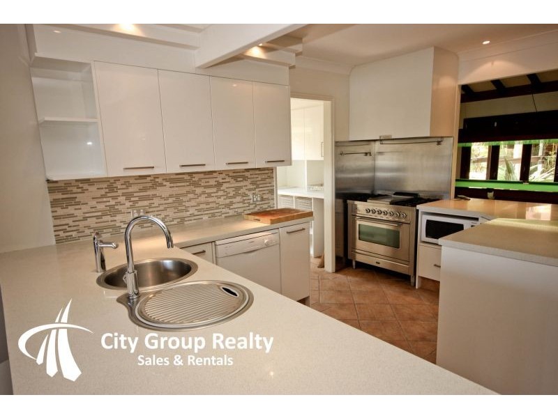Broadbeach Waters QLD 4218