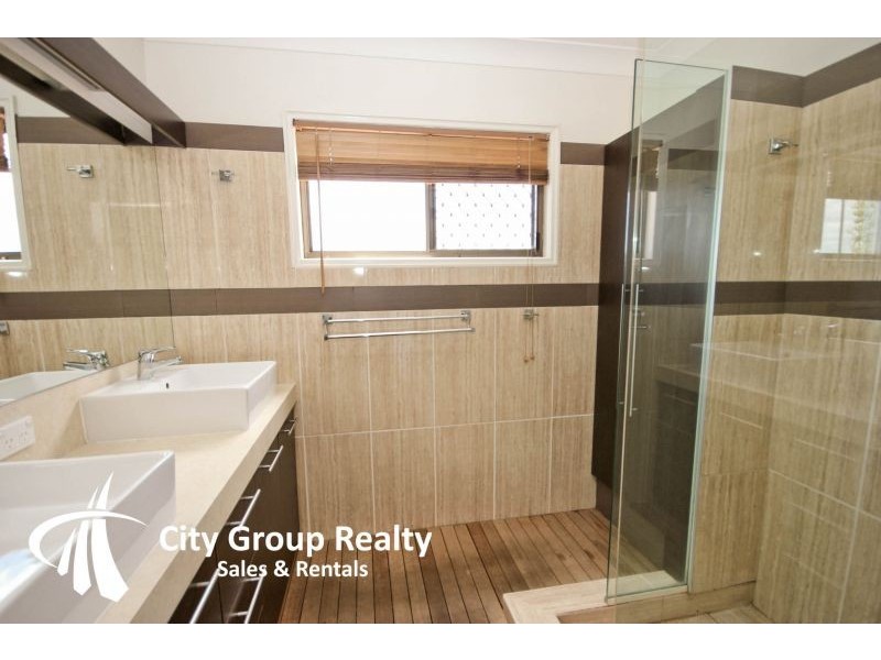 Broadbeach Waters QLD 4218
